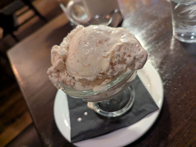 Hub Ice Cream Parlor, Tucson, AZ