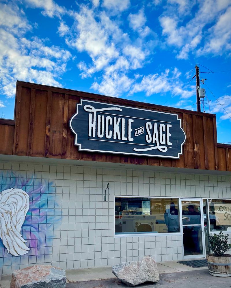 Huckle and Sage, Horseshoe Bend, ID