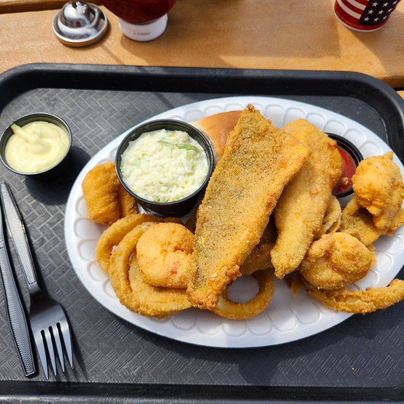 Jolly Rogers Seafood House, Port Clinton, OH