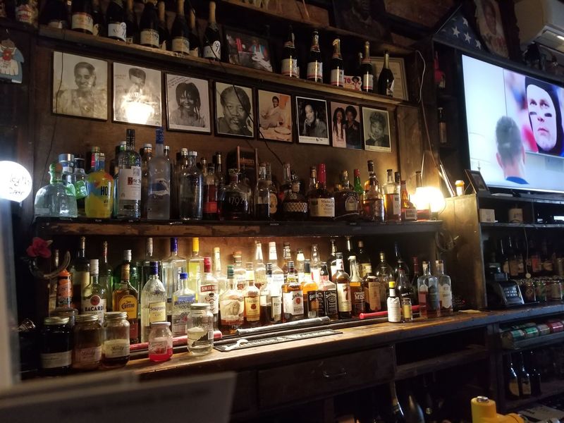 Juke Joint Spirit, Sunday Crowd