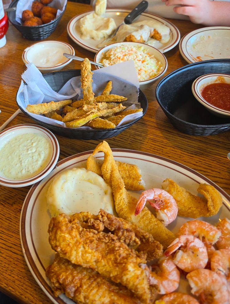 Jumpin' Catfish Restaurant, Lee's Summit, MO