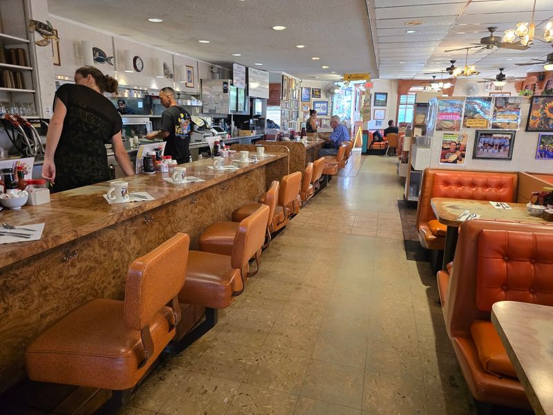 Ken's House of Pancakes, Hilo, Hawaii Island