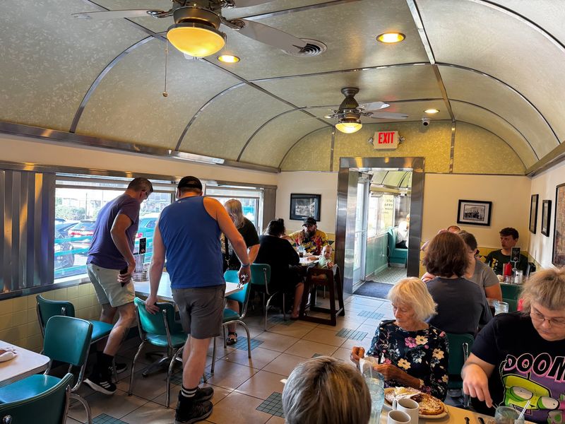 Kid-Friendly Plates and Big-Group Tables
