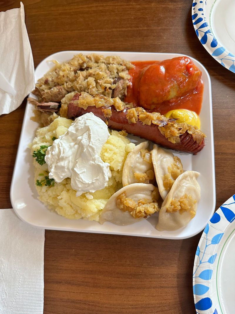 Kielbasa, Kraut, and Mashed Potatoes Kielbasa, Kraut, and Mashed Potatoes