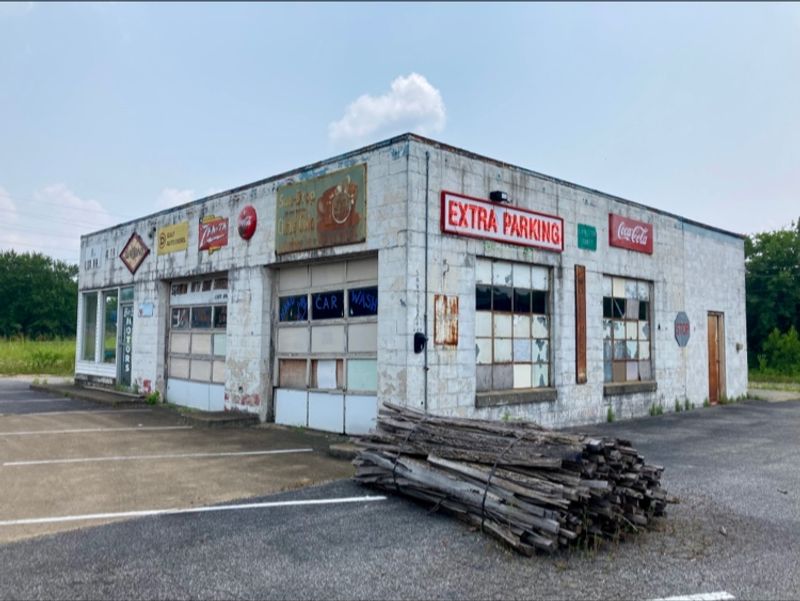 Knoth's Bar-B-Que, Lake City, Grand Rivers, KY Knoth's Bar-B-Que, Lake City, Grand Rivers, KY
