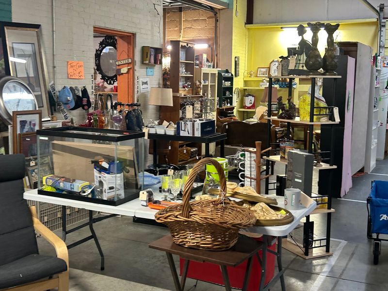 Lake Country Flea Market, South Hill, VA Lake Country Flea Market, South Hill, VA