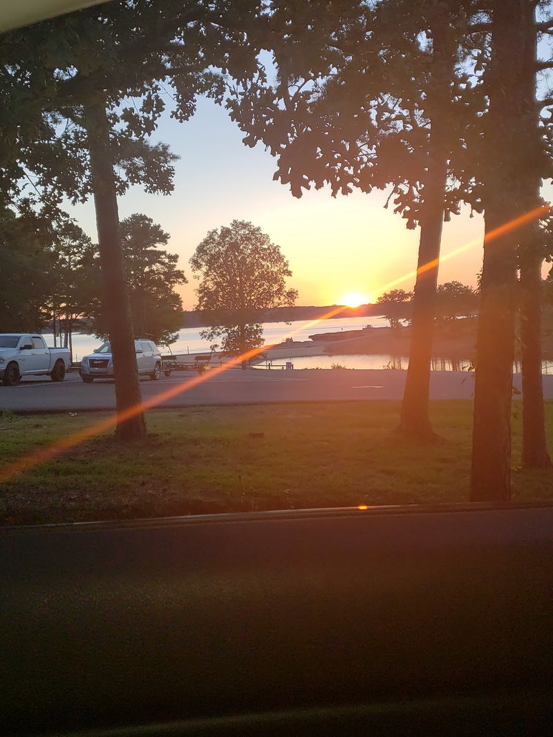 Lakeside Cafes Worth Slowing Down For Lakeside Cafes Worth Slowing Down For