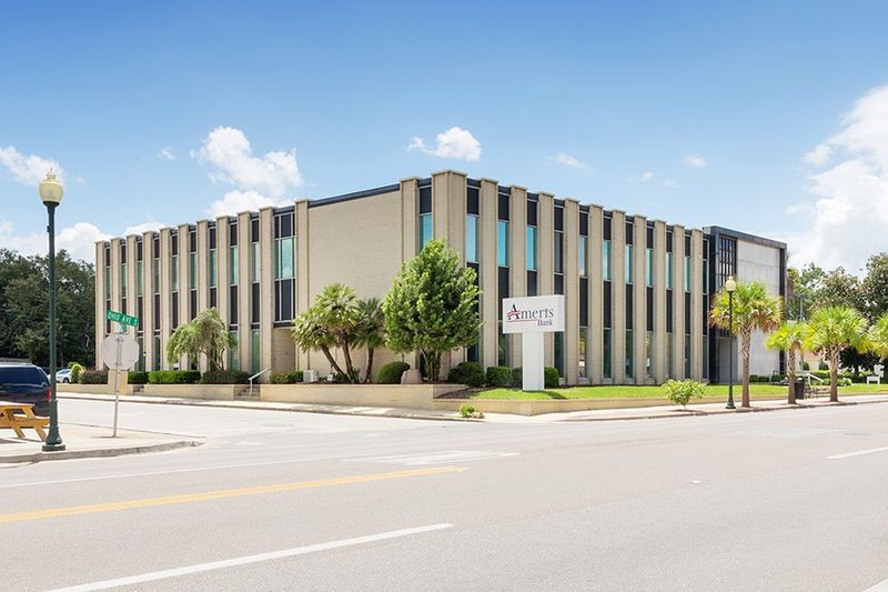 Life in the Suwannee County Seat Life in the Suwannee County Seat