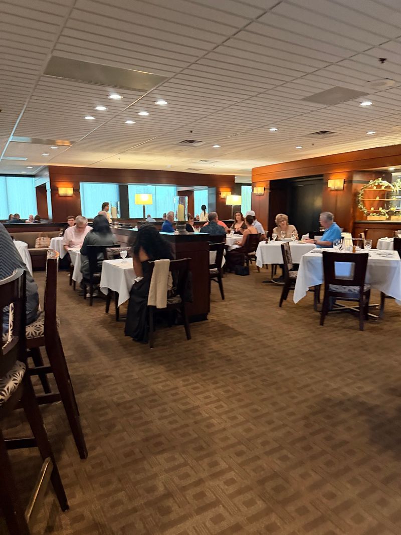 Linen Tables and Room to Talk