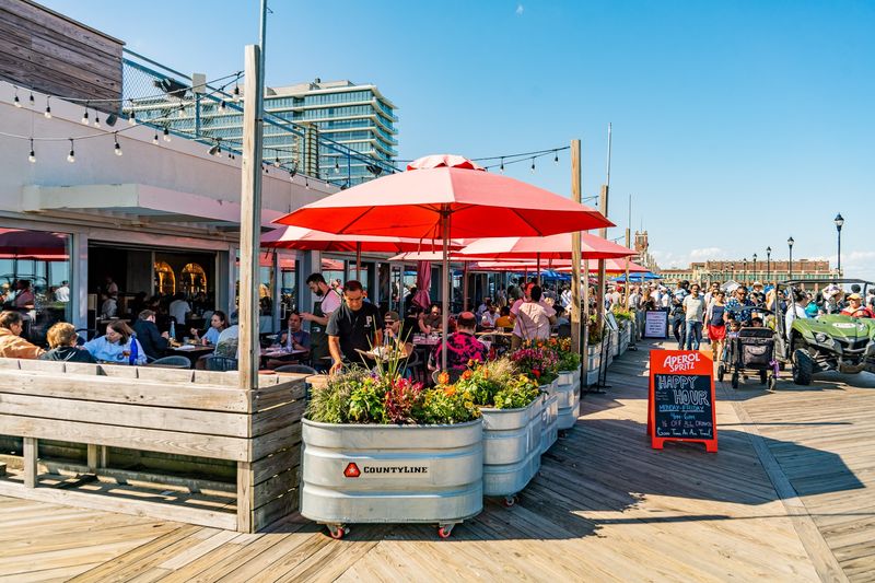 Live Bands and a Loud, Lively Crowd