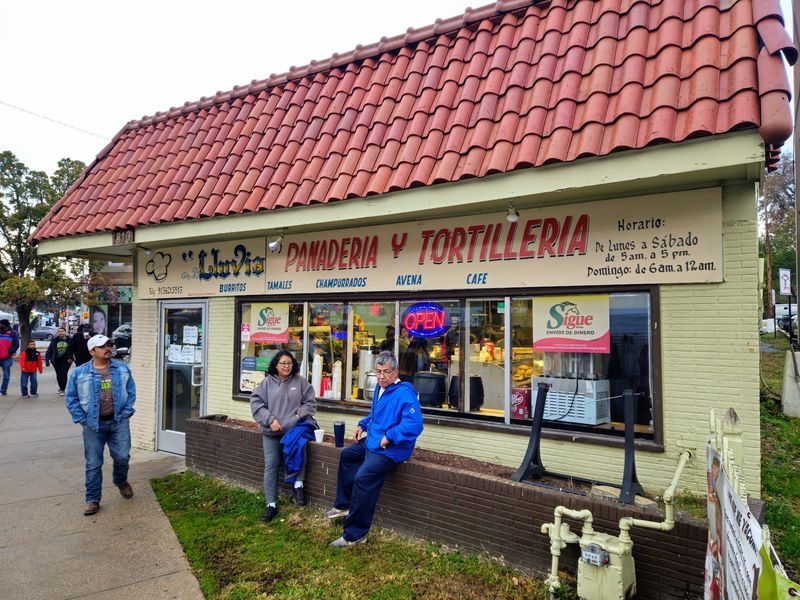 Lluvia Panaderia & Tortilleria, Kansas City, KS