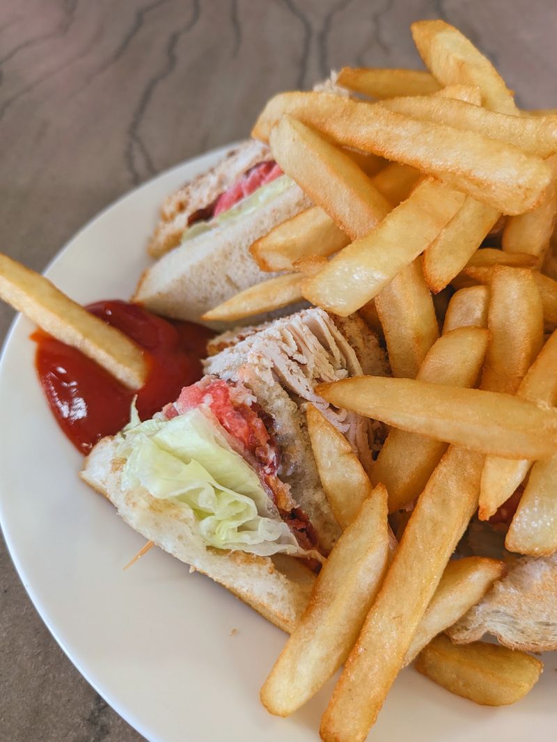 Lunch With a Homestyle Streak