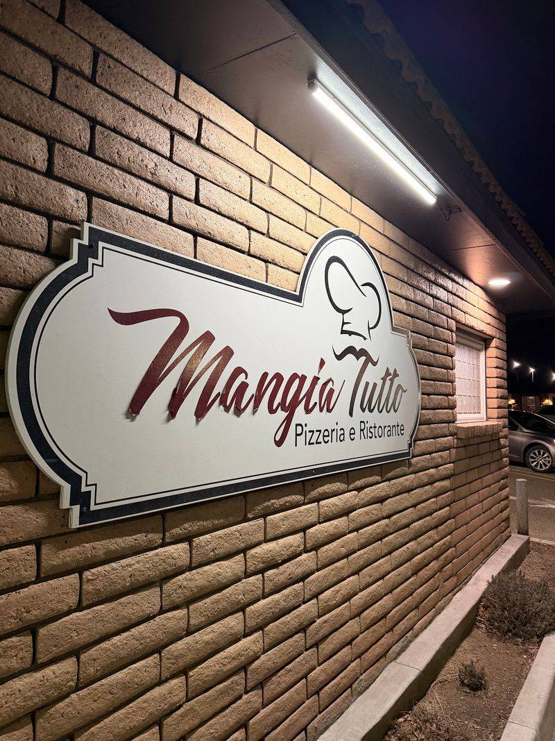 Mangia Tutto Pizzeria e Ristorante, Mound House, NV