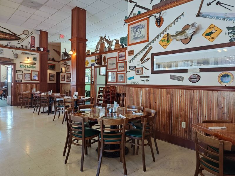 Marsh Landing Restaurant, Fellsmere, FL