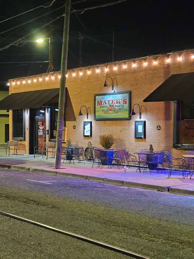 Mater's Pizza and Pasta area grills, Gadsden, Alabama
