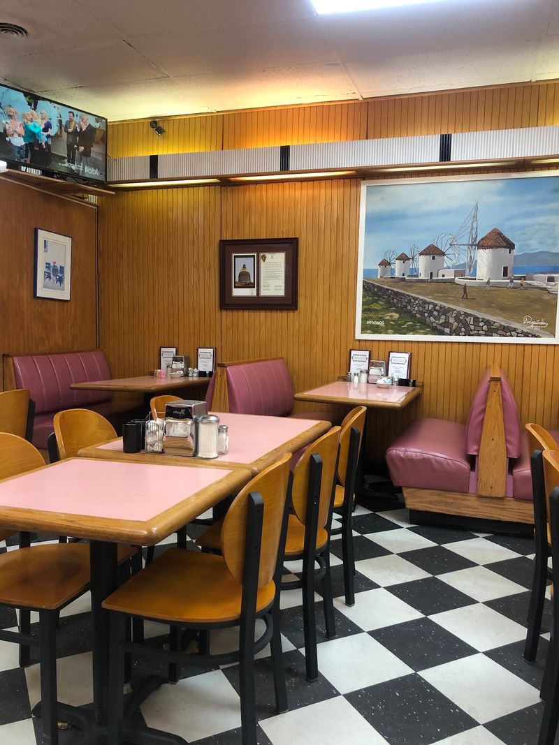 Mauve Walls and a Counter From Another Era Mauve Walls and a Counter From Another Era