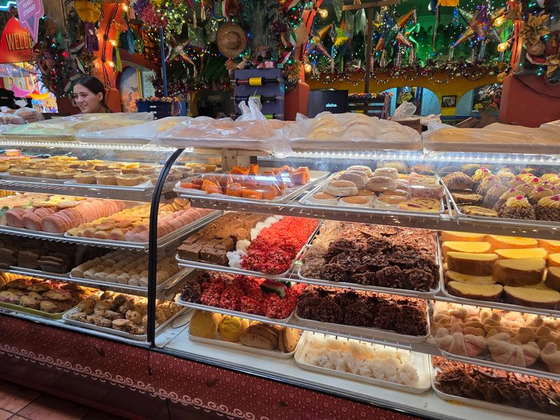 Mi Tierra Cafe y Panaderia, San Antonio, TX