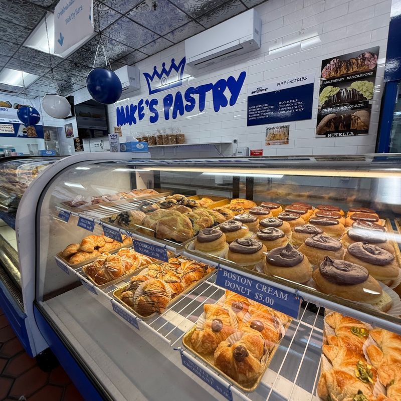 Mike's Pastry, Boston, MA Mike's Pastry, Boston, MA