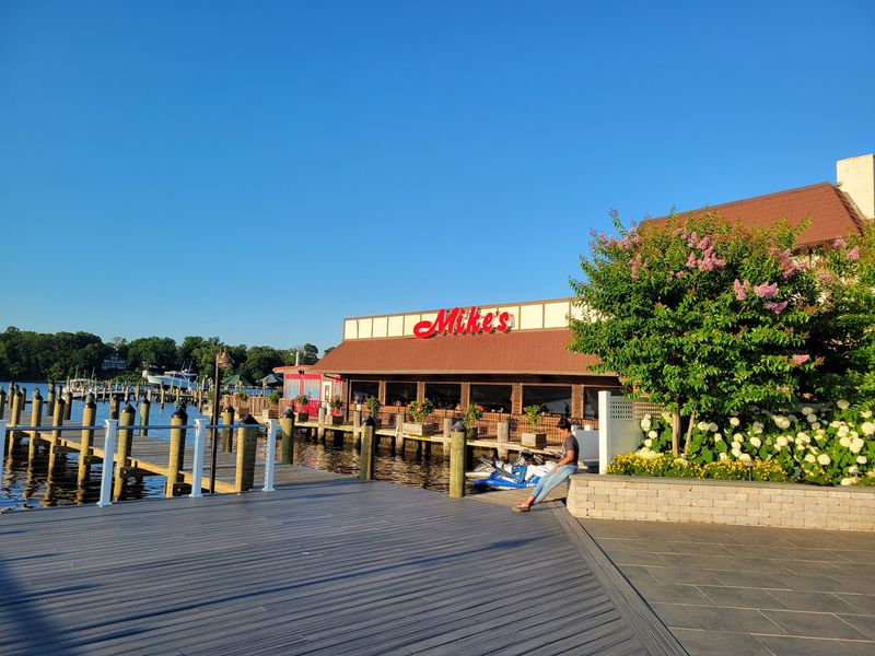Mike's Restaurant & Crabhouse, Riva, MD