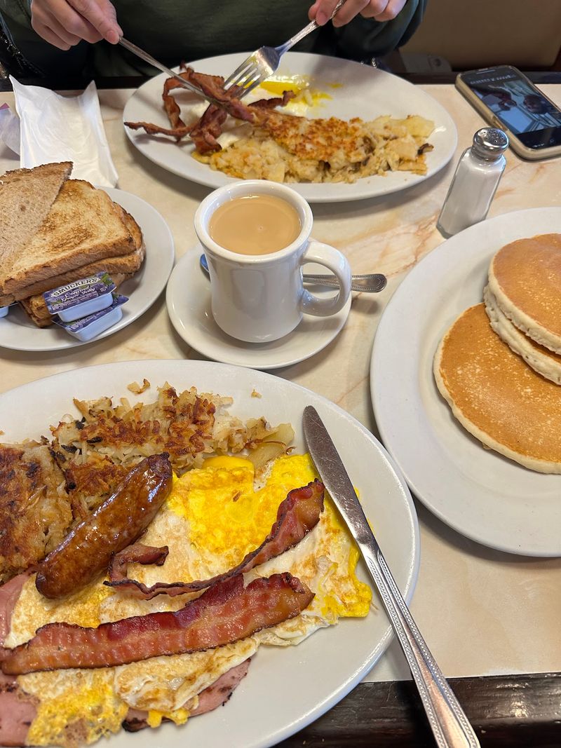 Milkshakes, Lattes, and a Bottomless Cup Milkshakes, Lattes, and a Bottomless Cup