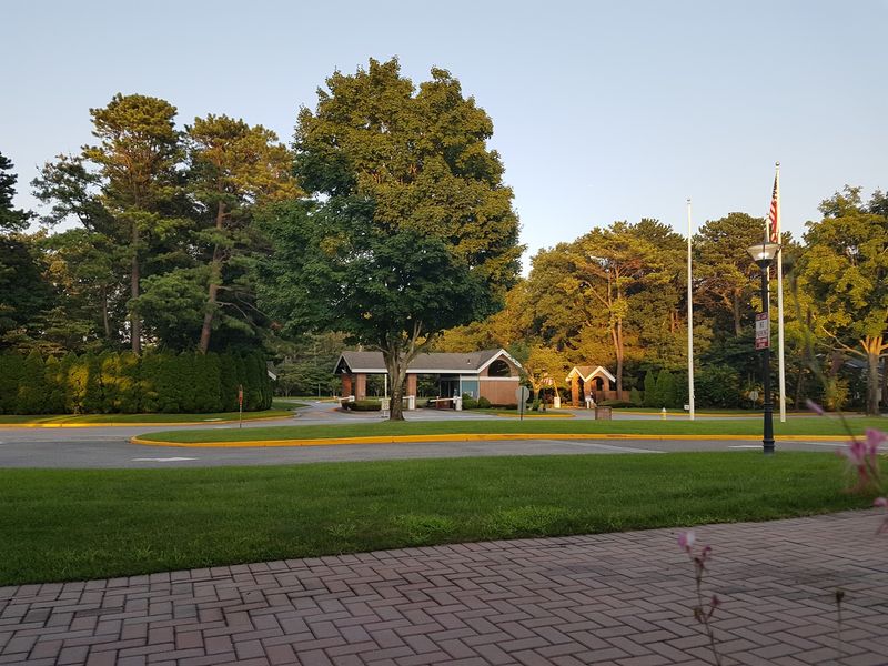 More Than 100 Acres of Room