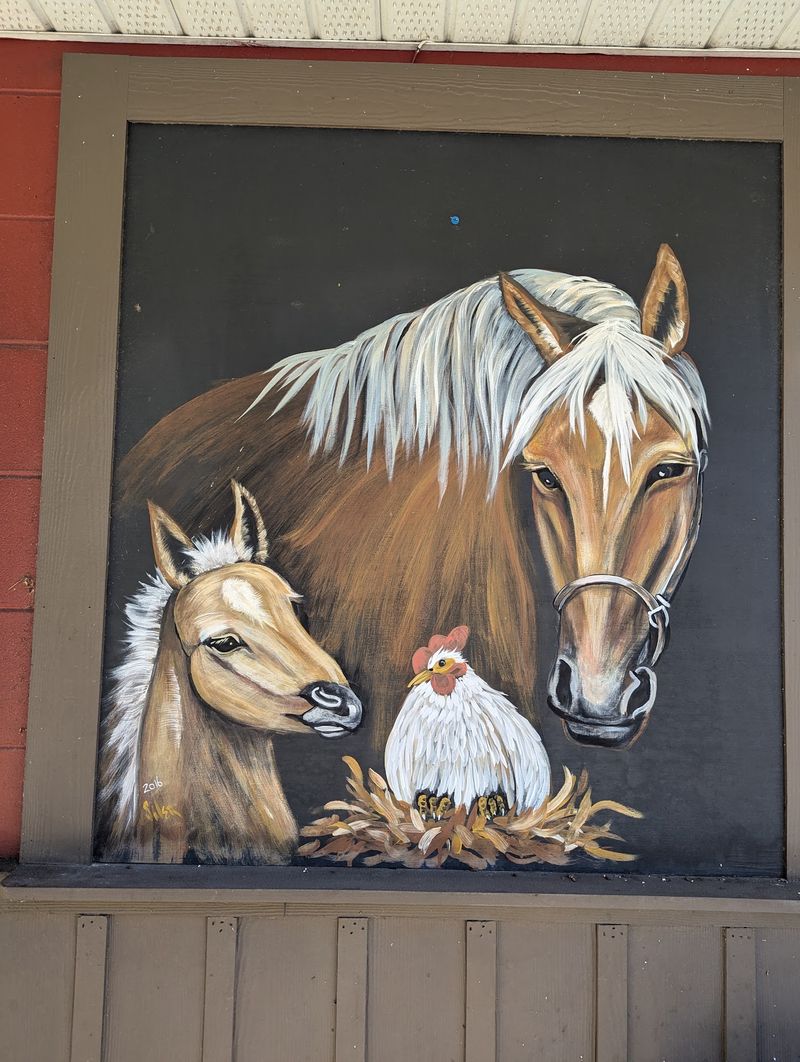 Murals, Barns, and Farm Scenes