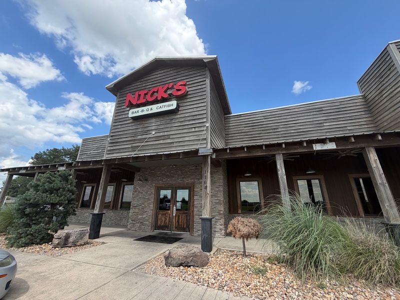 Nick's Bar-B-Q & Catfish, Carlisle, AR