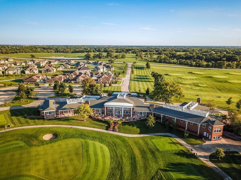 Old Hawthorne Country Club Next Door Old Hawthorne Country Club Next Door
