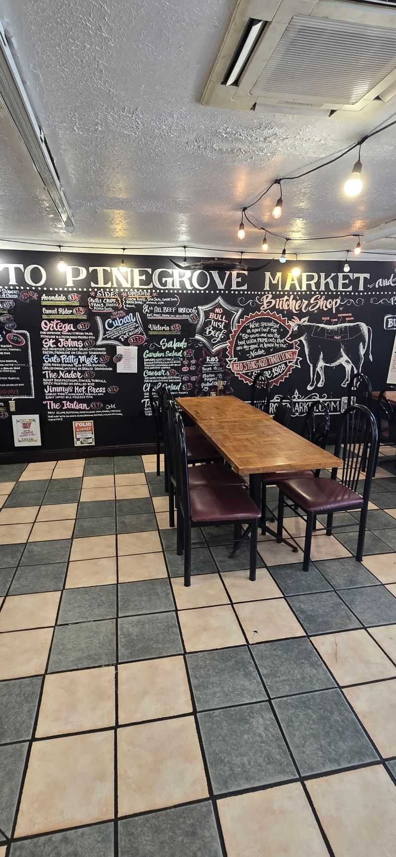 Old-School Room, Shared Tables