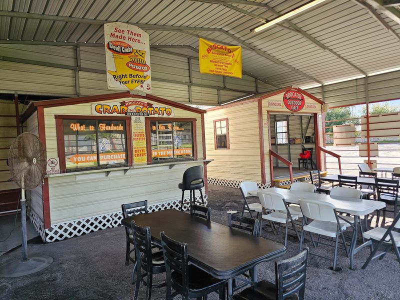 Old School Vibes, Inside and Out