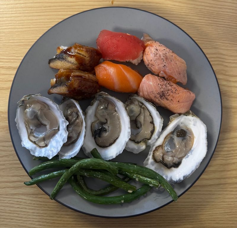 Oysters and the Raw Bar Crowd