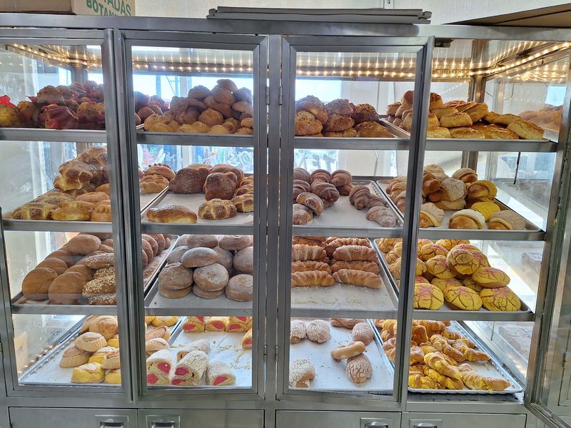Panaderia Morelos, Los Angeles, CA