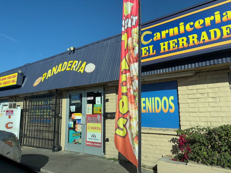 Panadería y Carnicería La Estrella, Mesa, AZ
