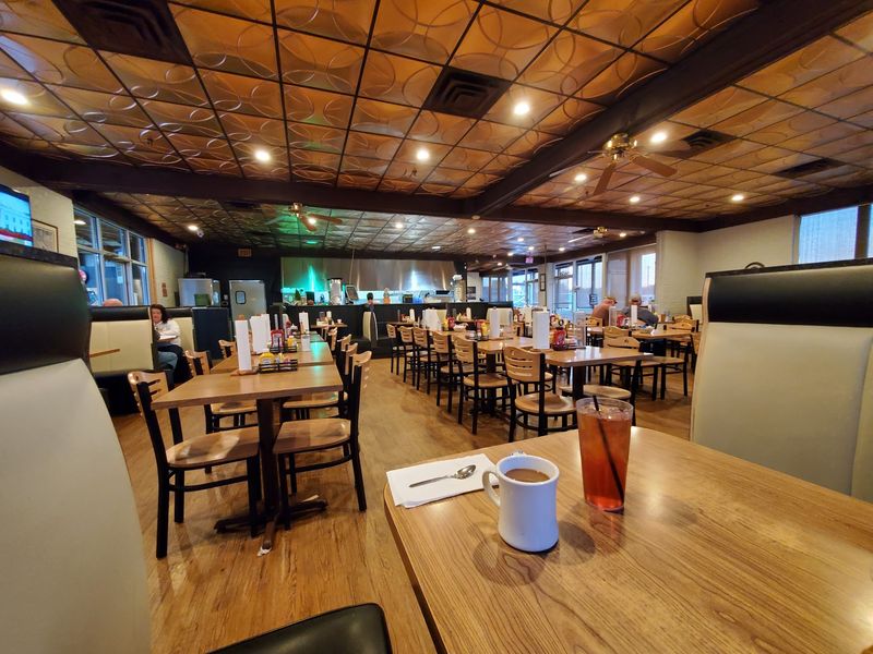 Plain Booths, Simple Decor Plain Booths, Simple Decor