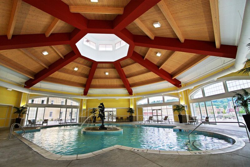 Pools, Spas and a Very Roomy Gym