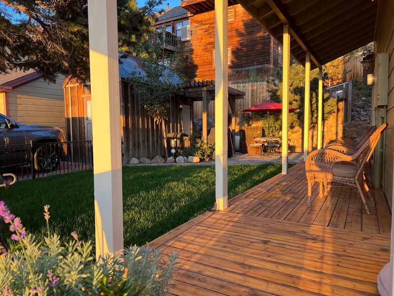 Porch Rockers, Steep Stairs, and Other Good-to-Know Details