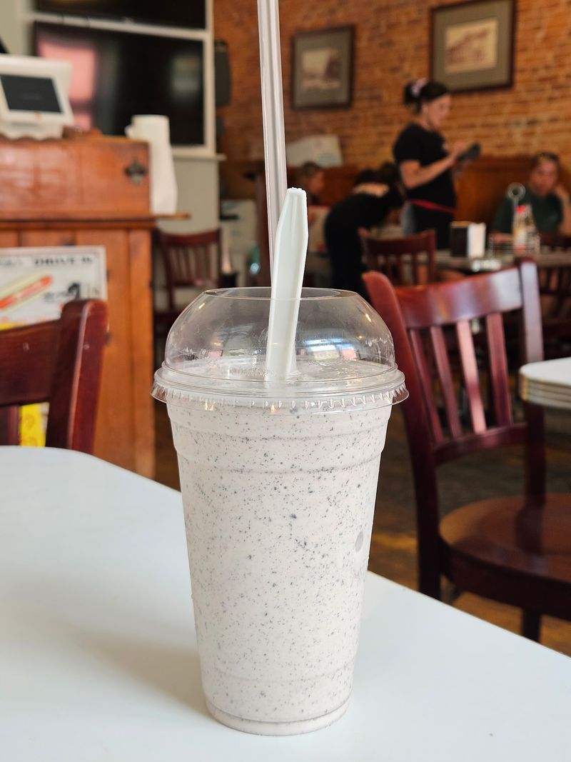 Rayne's Reef Soda Fountain & Grill, Berlin, MD