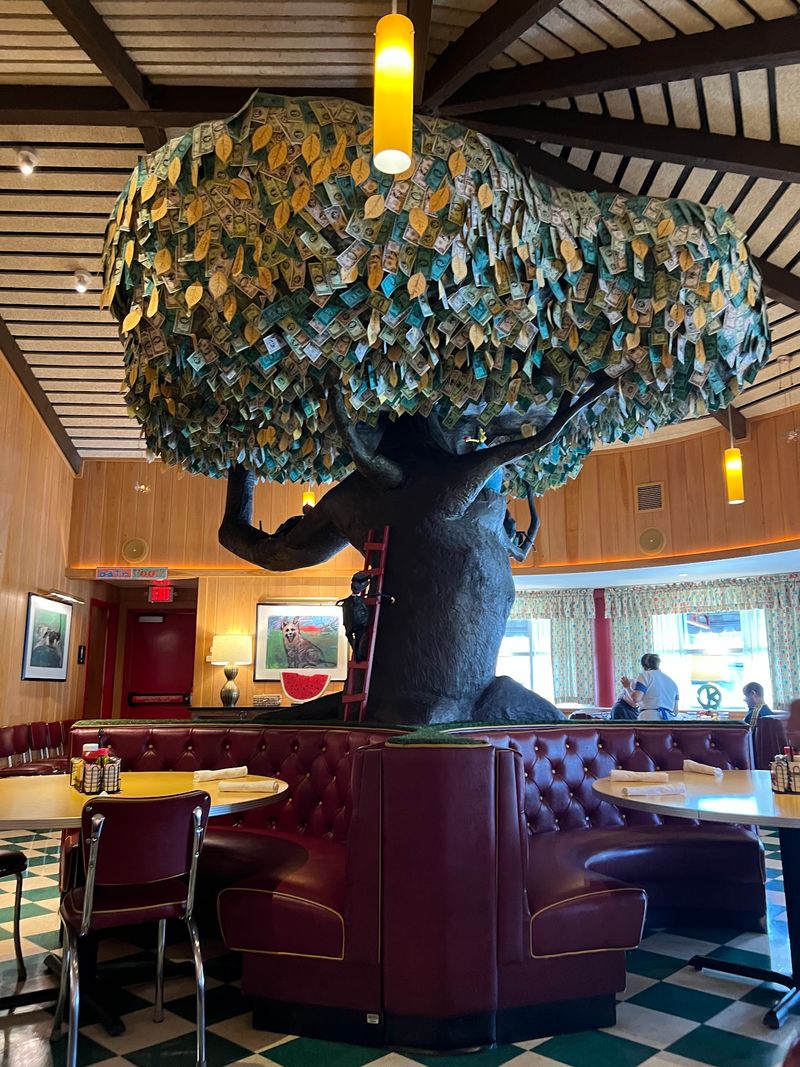 Retro Decor, Jukebox and Booths