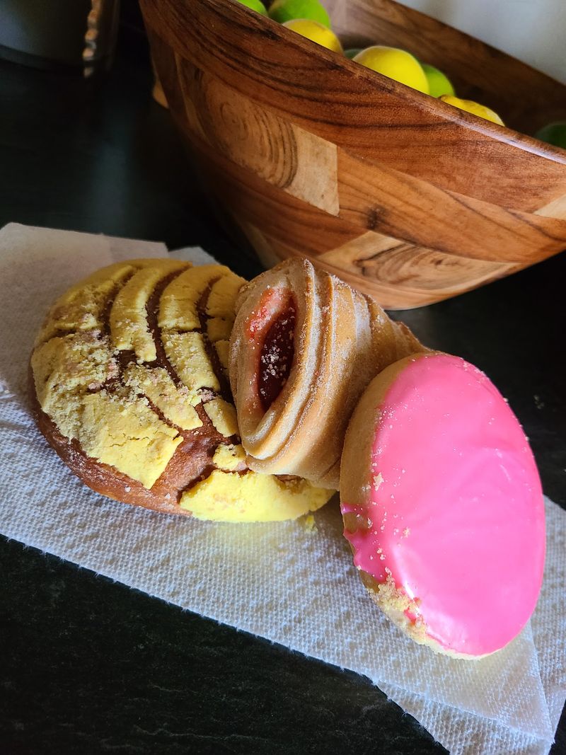 Reyna's Mexican Bakery, Kansas City, KS