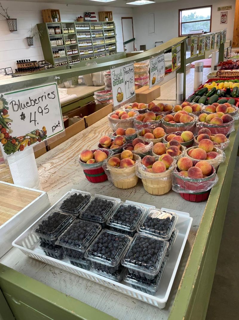 Roberson Orchards Farmers Market Roberson Orchards Farmers Market