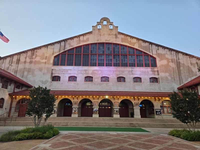 Rodeo Nights at Cowtown Coliseum Rodeo Nights at Cowtown Coliseum