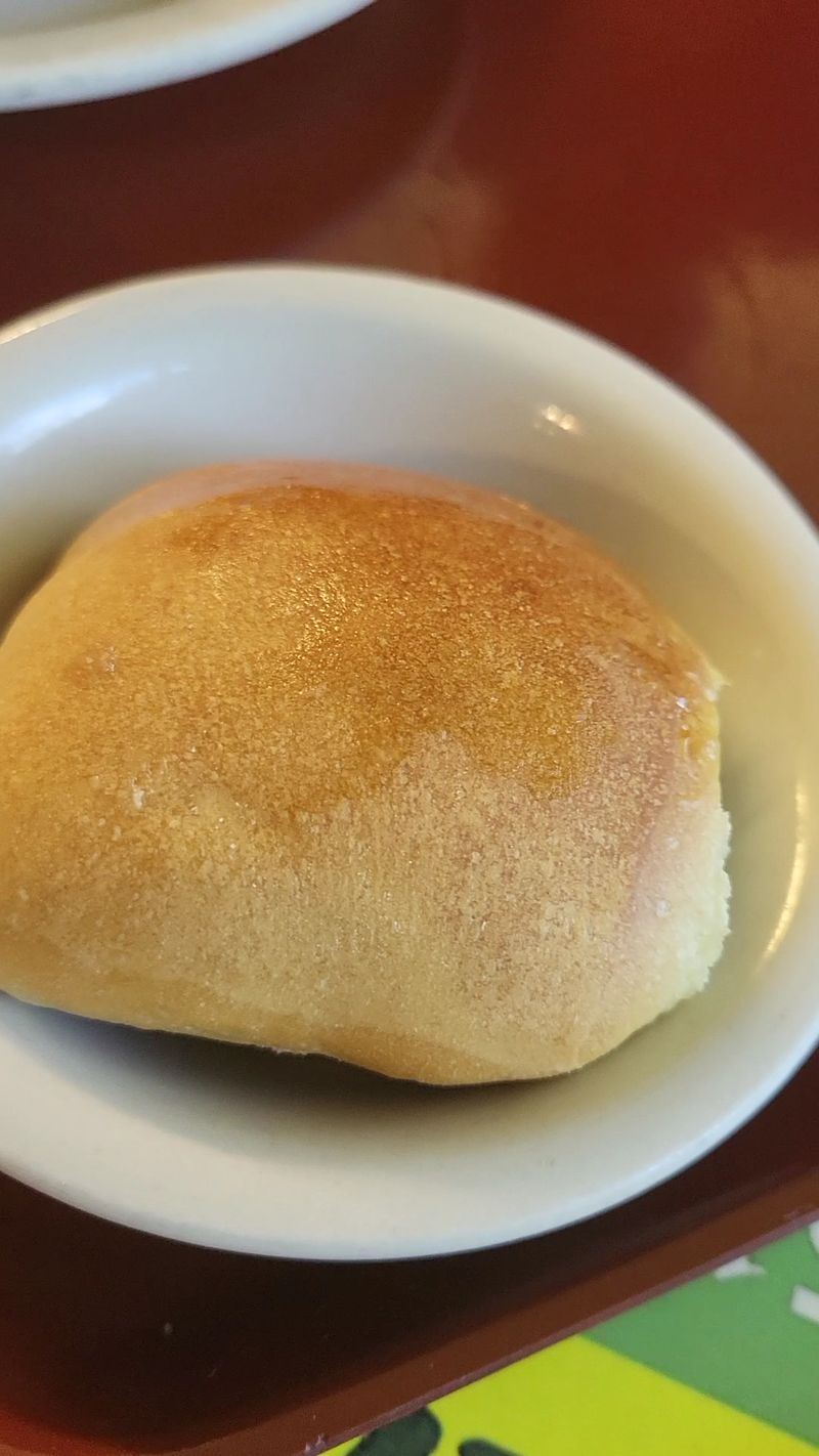 Rolls, Cornbread and a Cracklin Debate