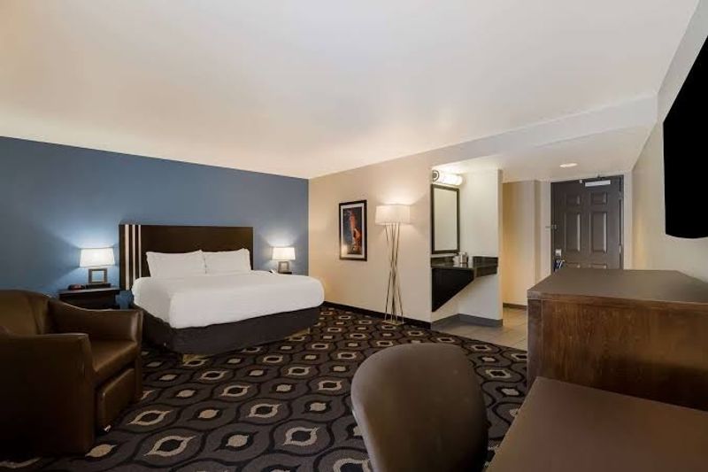 Rooms Built for Low-Key Nights Rooms Built for Low-Key Nights