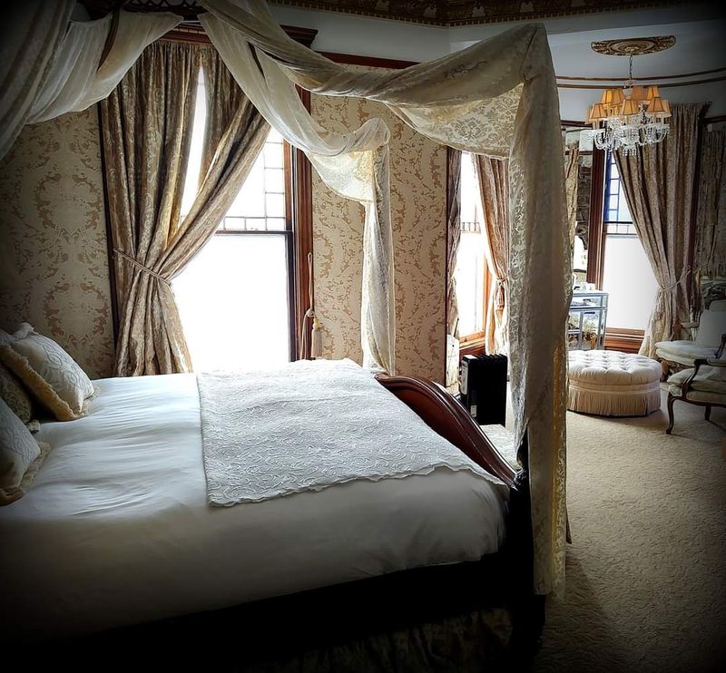 Rooms Fit for a Victorian Getaway