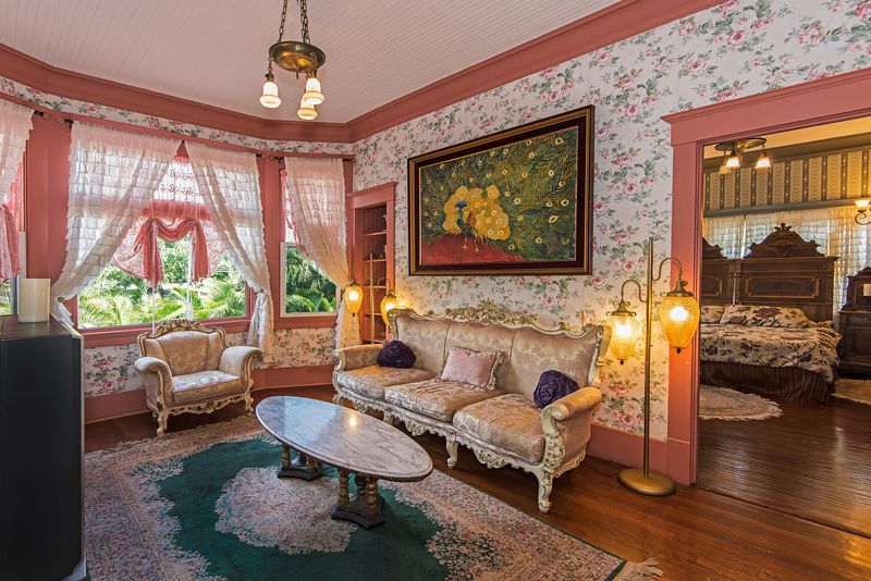 Rooms Furnished With European Antiques