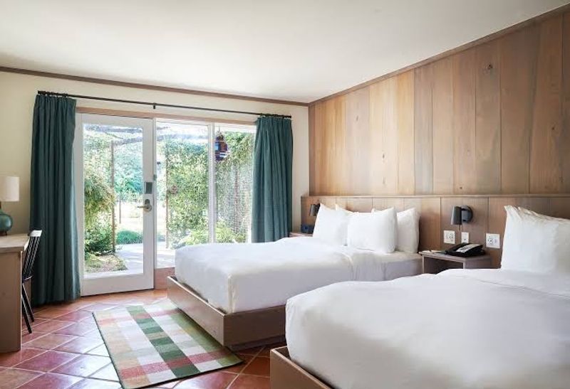 Rooms With Robes and a Mid-Century Twist