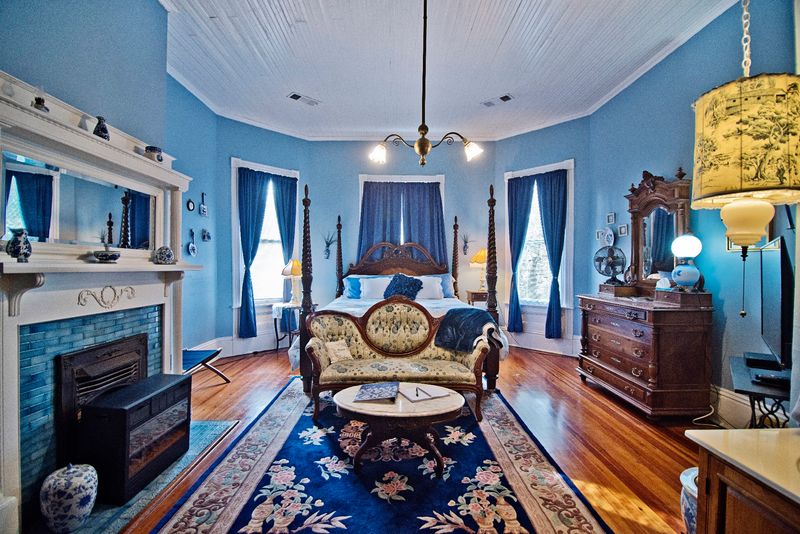 Rooms With Southern Charm and Modern Comforts
