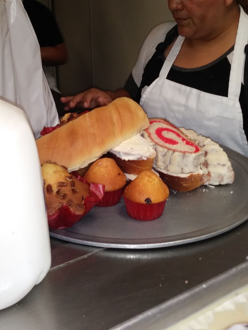 Rosas Pasteleria Panaderia, Santa Ana, CA