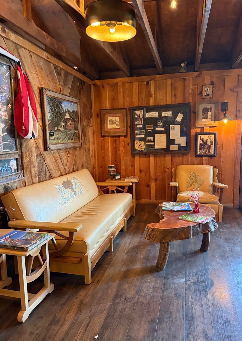 Rustic Rooms and Spotless Details Rustic Rooms and Spotless Details