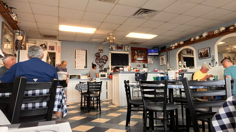 Seashell Clutter and Diner Tunes